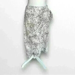 Faux wrap skirt Nine West leopard print white and black size medium NWOT​​